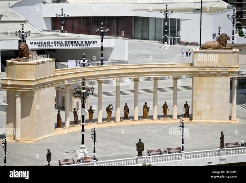 CITY WALKING TOUR - PROJECT SKOPJE 2014 - How the 2-hour format keeps it fun, not overwhelming