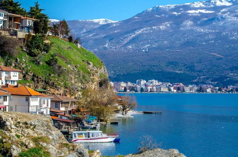 From Tirana:Cultural Day Trip to Korça,Pogradec & Lake Ohrid - Pogradec on Lake Ohrid: old quarter streets and a local promenade