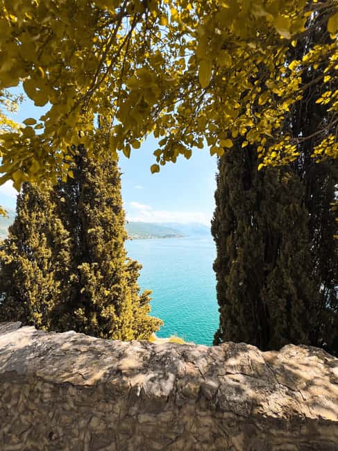 From Tirana,Day Tour: UNESCO site Ohrid Lake - Samoil Fortress entrance and the best lake photos from above