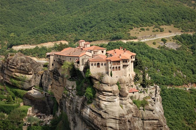 Meteora tour from Ohrid - The downhill break after the monastery: Kalabaka or Kastraki views