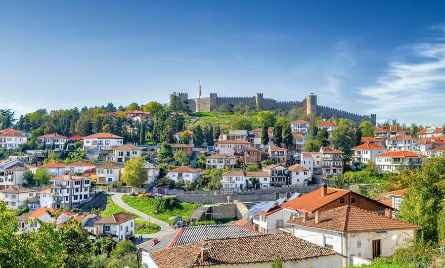North Macedonia: Ohrid & St Naum Day Tour from Tirana - Ohrid bazaar time, lunch options, and a smart money tip