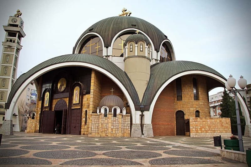 Skopje: Private Walking Tour of Historic Sights - Getting Oriented in Skopje, Starting at Warrior on a Horse