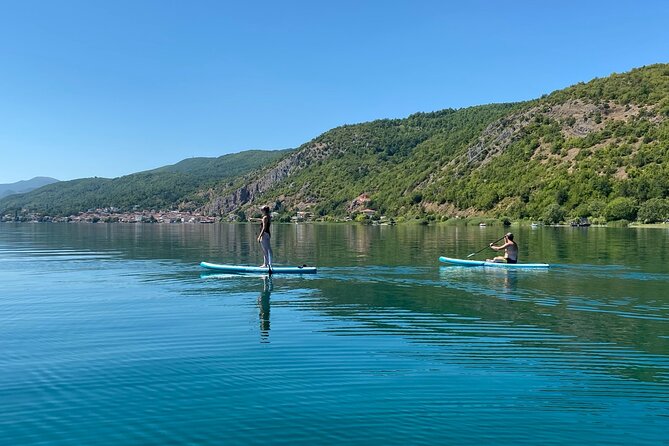 Stand-Up-Paddle Tour on Lake Ohrid - The Halfway Moment: Reaching the Secluded Bay for a SUP Picnic